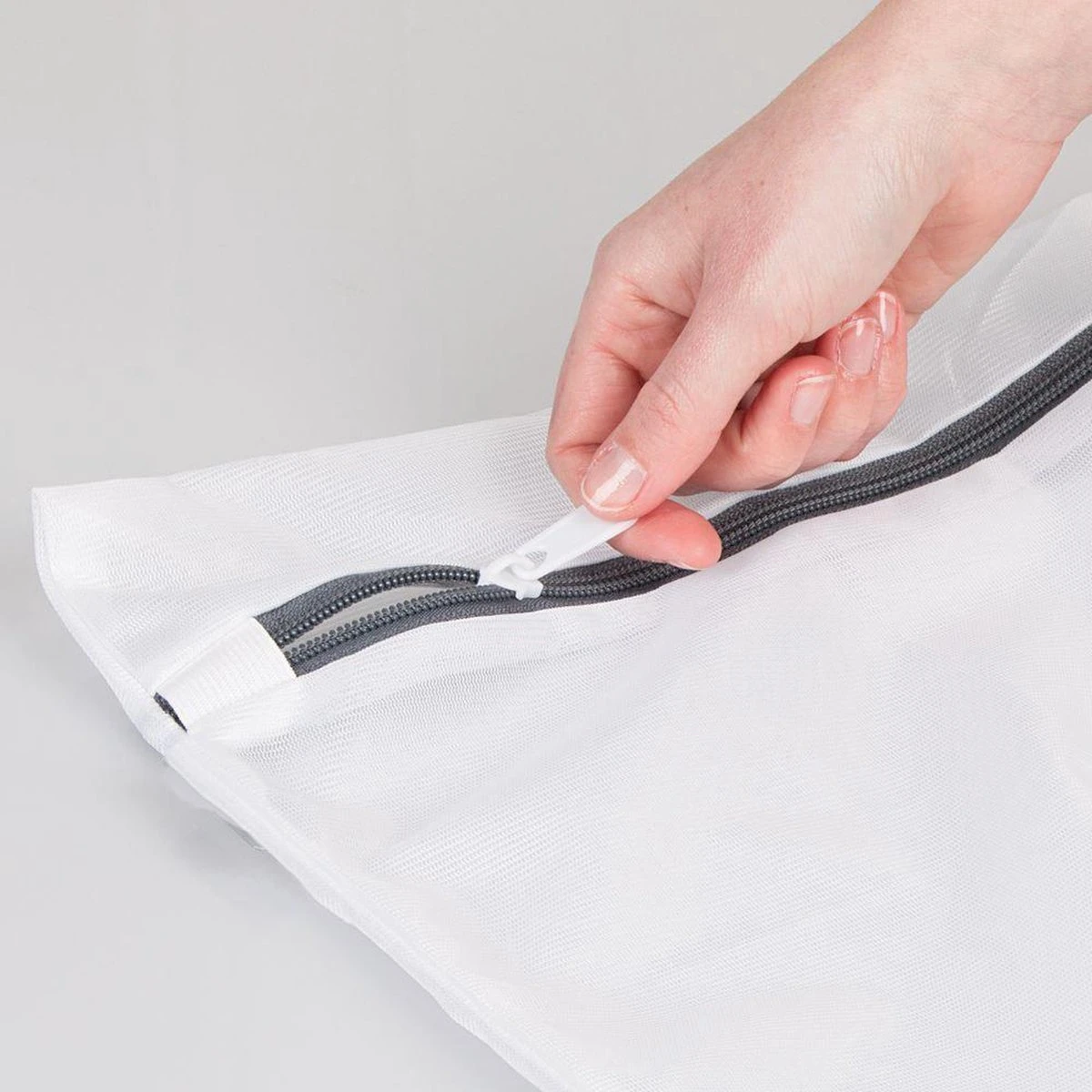 ForDig Wasnet Waszakjes (5 Stuks) Voor Lingerie En Fijne Was - Geschikt Voor Wasmachine - Met Rits - Wit 10 ForDig Wasnet Waszakjes (5 Stuks) Voor Lingerie En Fijne Was - Geschikt Voor Wasmachine - Met Rits - Wit - Afbeelding 8