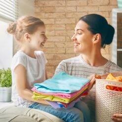 Omo Klein & Krachtig Kleur Vloeibaar Wasmiddel - 8 X 20 Wasbeurten - Voordeelverpakking -Thuis Wassen 1200x1200 705