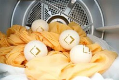 LuxerLiving Wasbol Set Van 6 - Droogt Tot 30% Sneller - Wasverzachter - Droger Ballen - Dryer Balls - Ecologisch - 100% Wol 11 LuxerLiving Wasbol Set Van 6 - Droogt Tot 30% Sneller - Wasverzachter - Droger Ballen - Dryer Balls - Ecologisch - 100% Wol -Thuis Wassen 1200x800 13